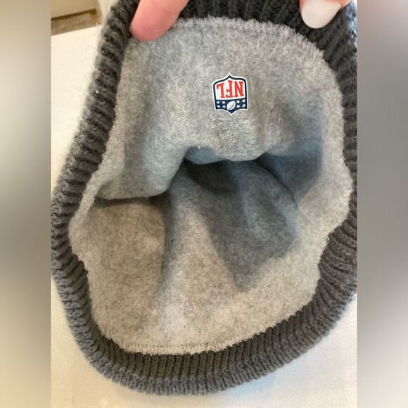 Kansas City Chief Crucial Catch Cancer Special Edition Grey Fleece Lined Beanie - Picture 4 of 4